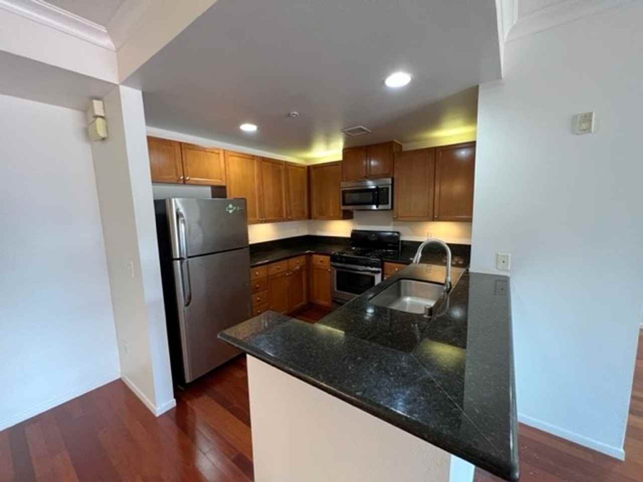 906 S Serrano Ave #403 - Photo 5 of 15