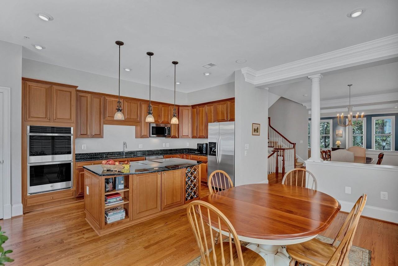 708 Day Ln - Photo 6 of 32