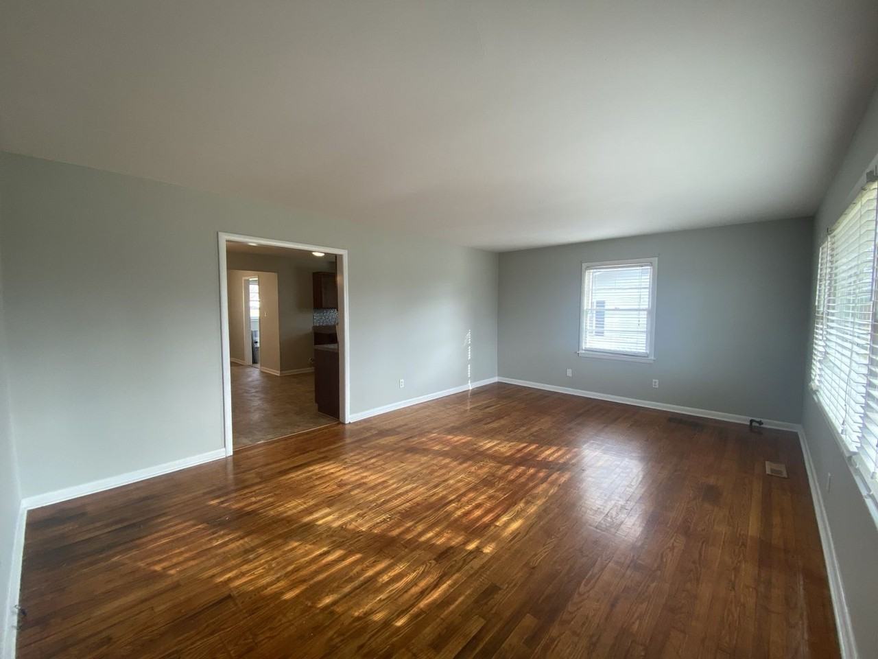 414 Sampson Ave - Photo 5 of 13