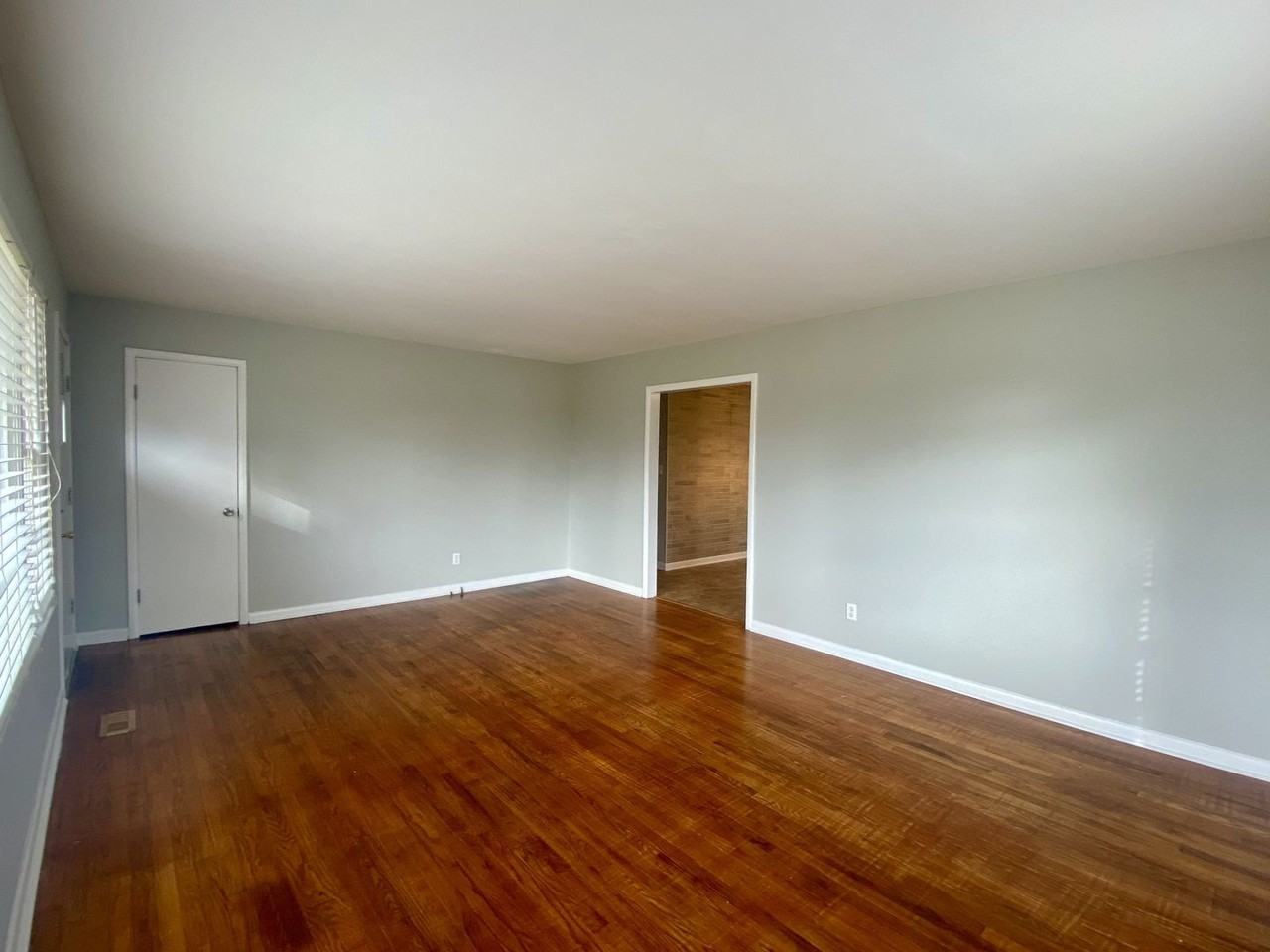 414 Sampson Ave - Photo 6 of 13