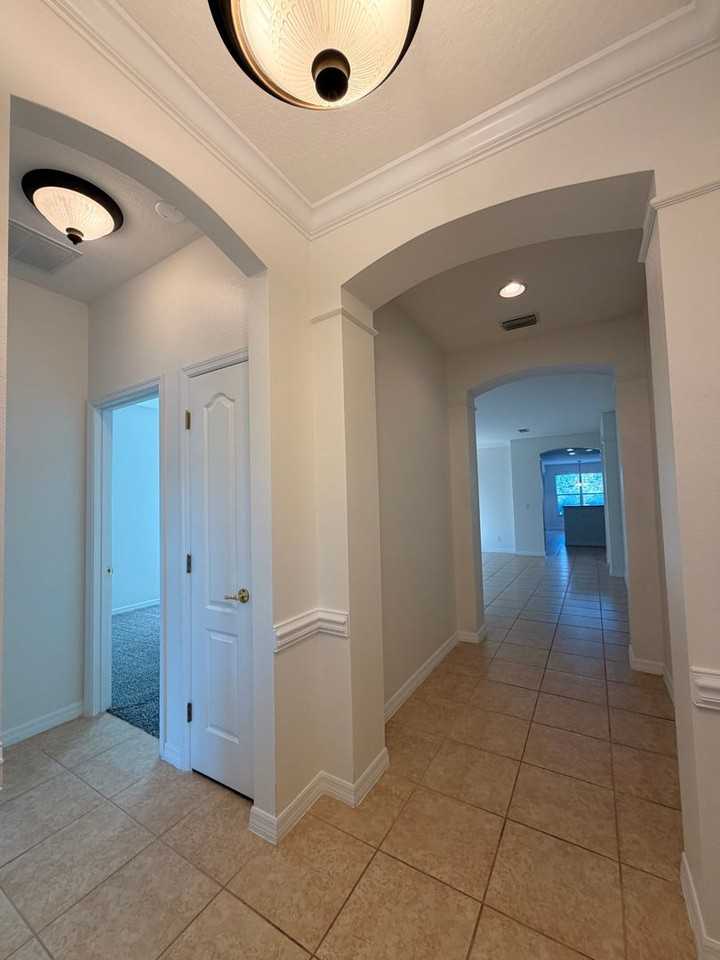 6634 Duncaster St - Photo 5 of 40