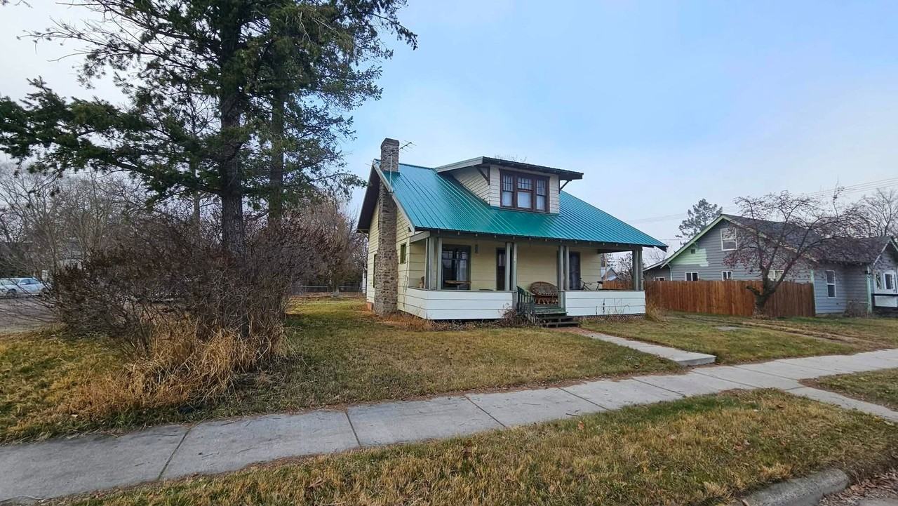 508 1st St W - Photo 2 of 26