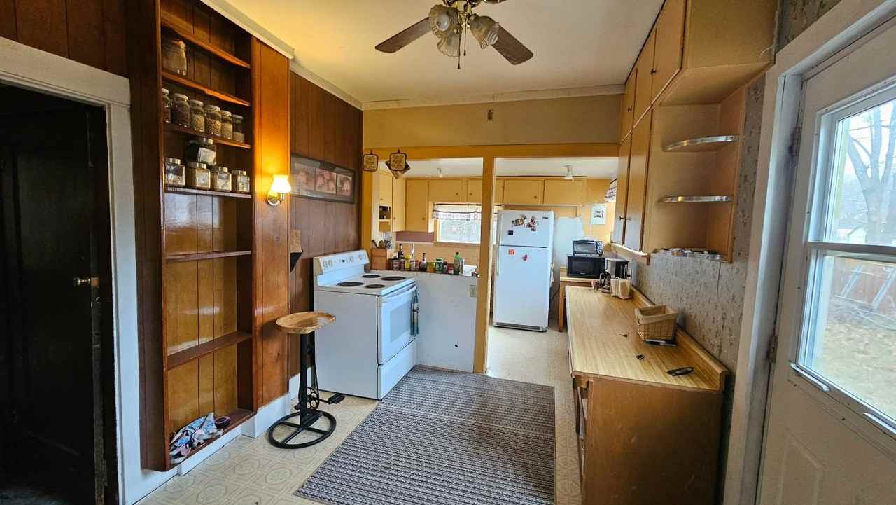 508 1st St W - Photo 4 of 26