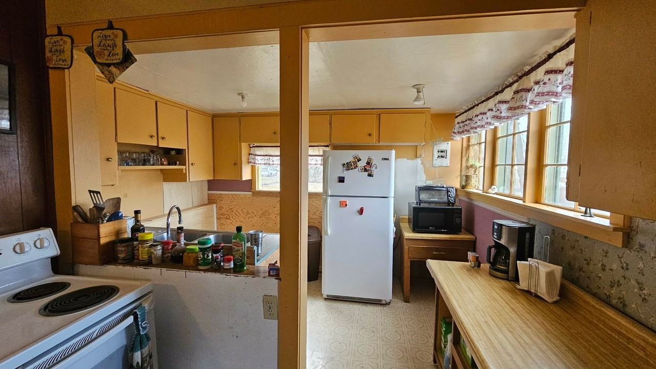 508 1st St W - Photo 5 of 26