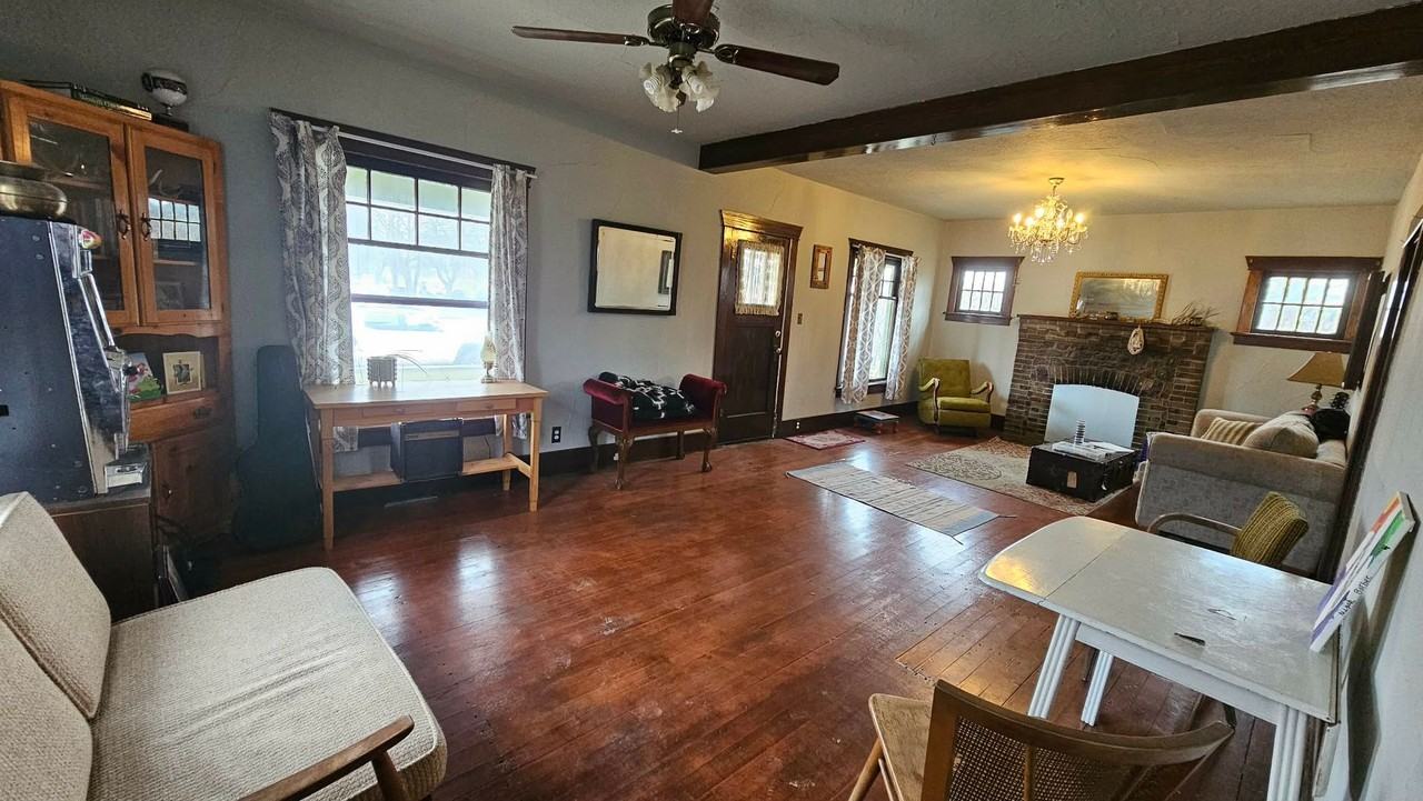 508 1st St W - Photo 7 of 26