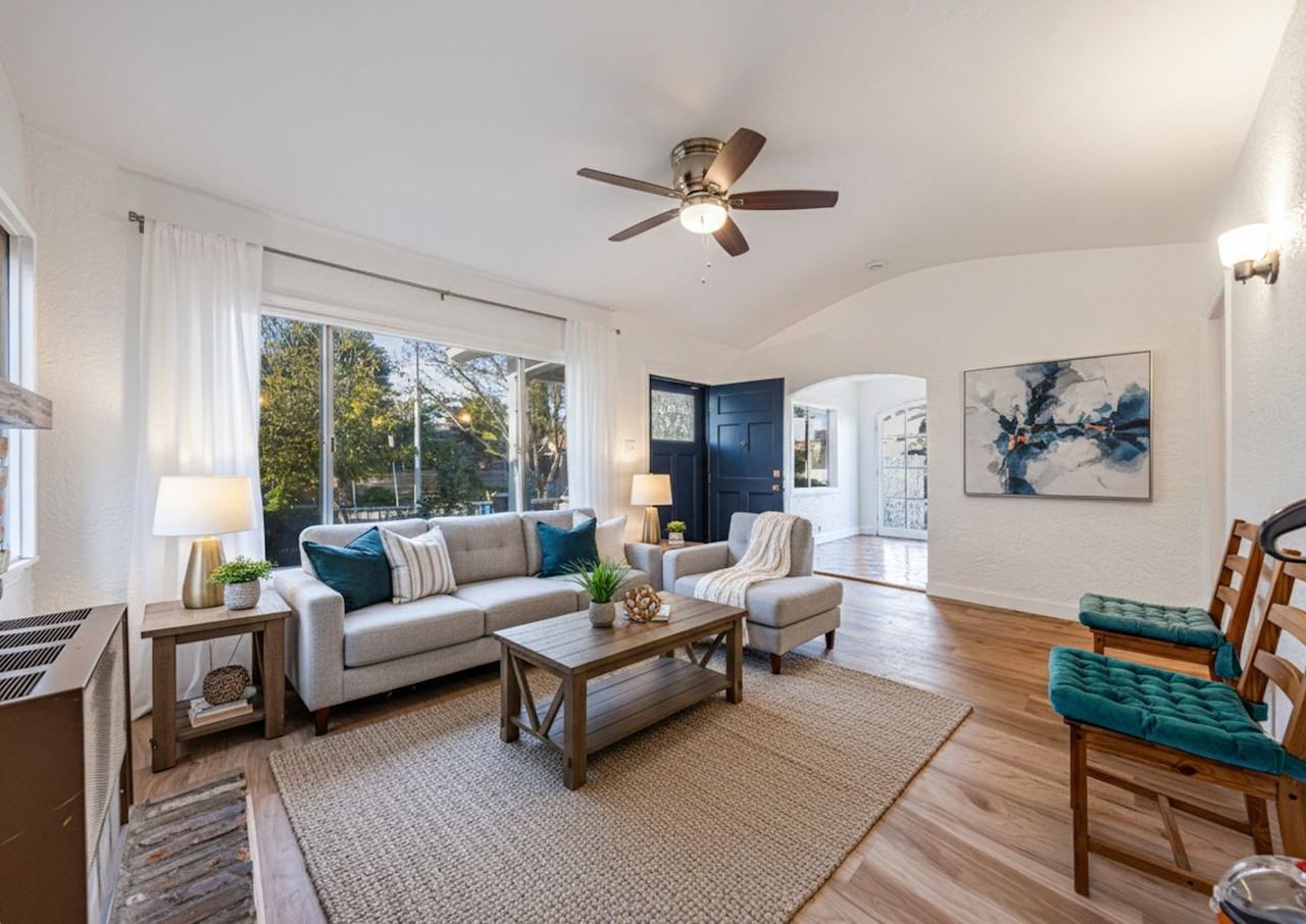 2100 Barclay St - Photo 2 of 36