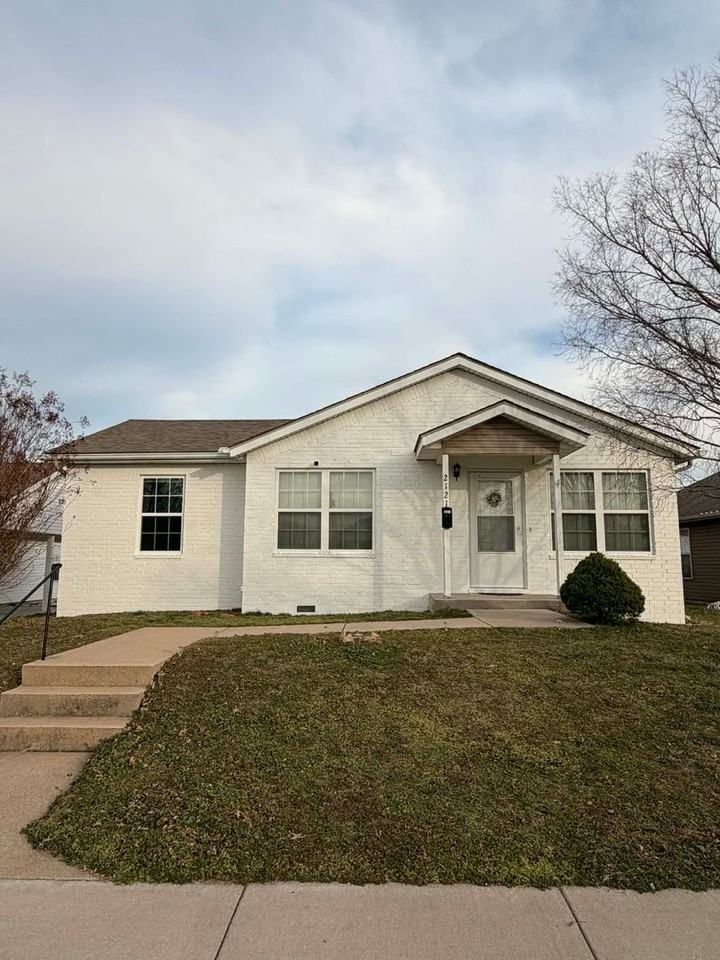 2121 Kentucky Ave - Photo 2 of 20