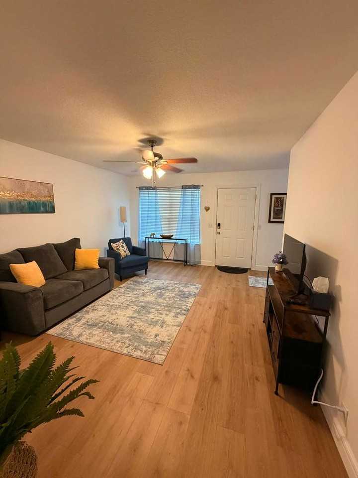 2121 Kentucky Ave - Photo 5 of 20