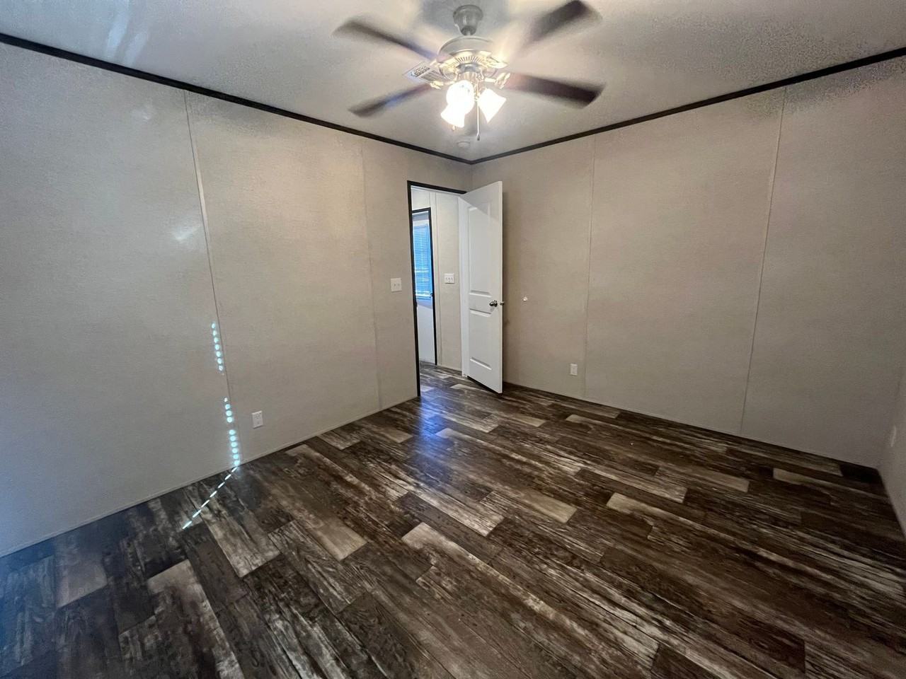 903 Broome Ave Nw - Photo 4 of 10