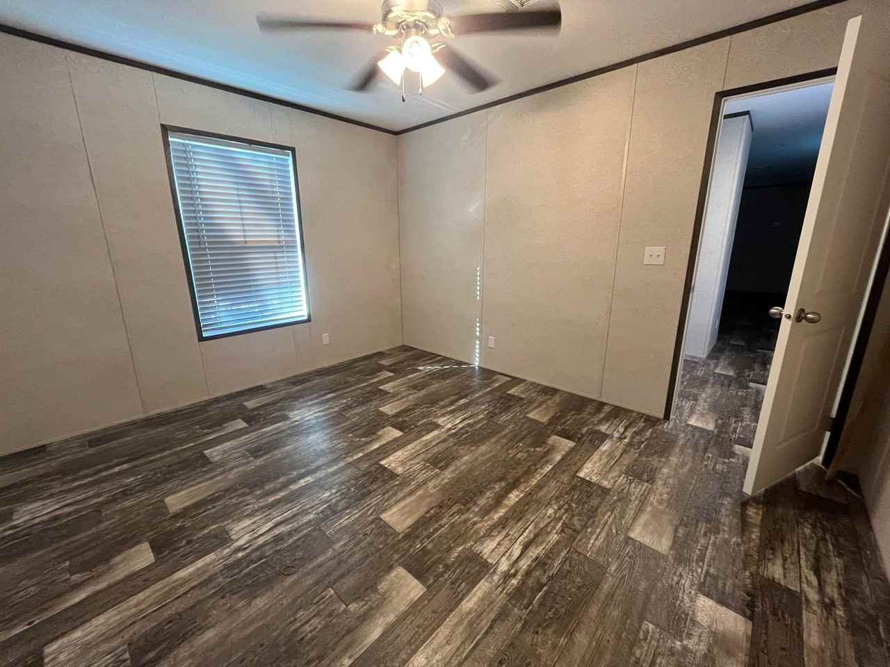 903 Broome Ave Nw - Photo 5 of 10