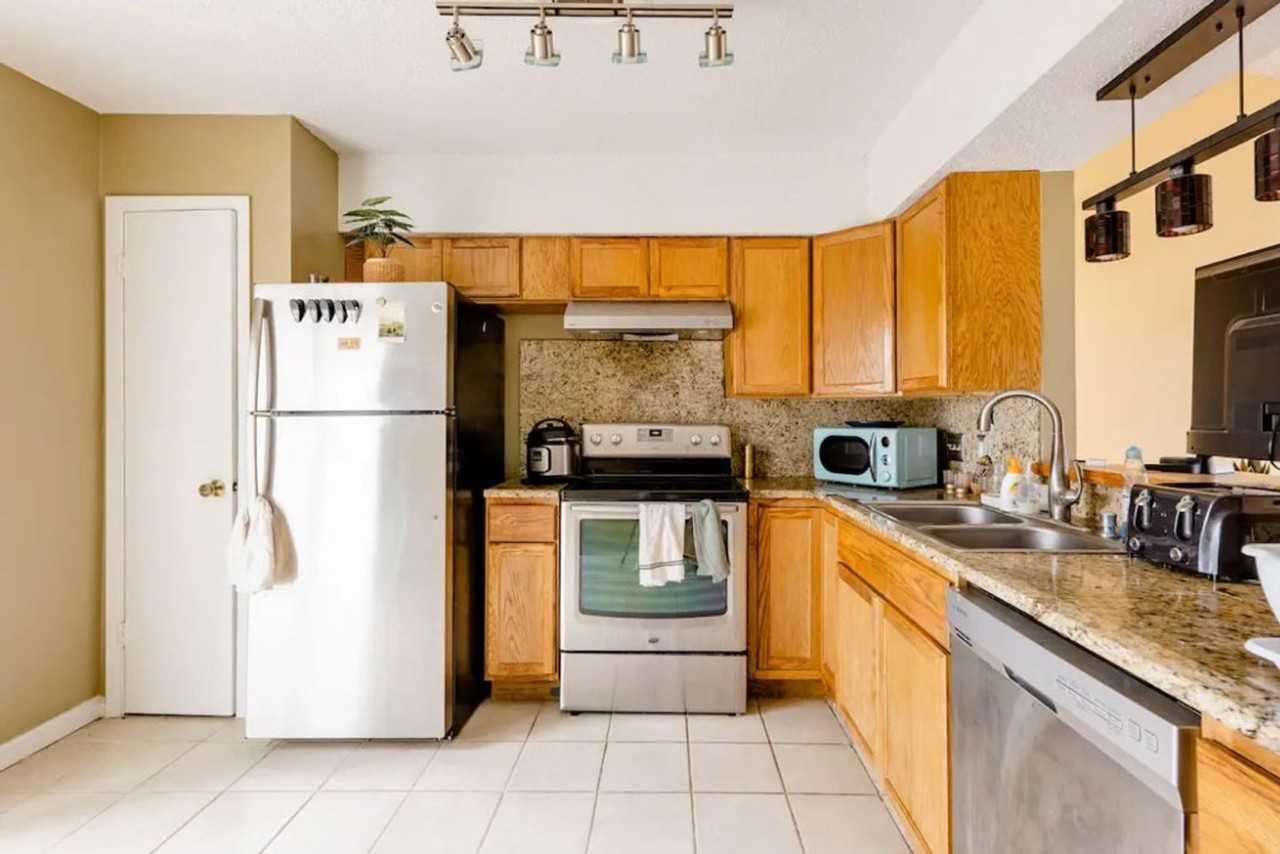 10407 Burmaster Ln - Photo 5 of 10