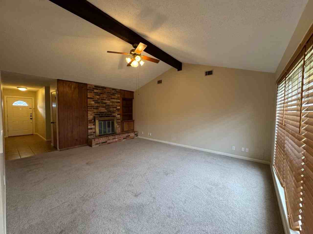 206 Timberlane Dr - Photo 2 of 10