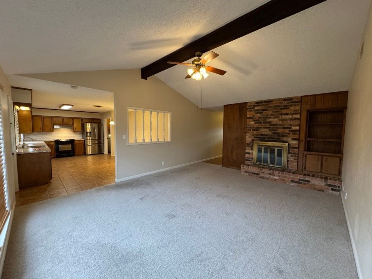 206 Timberlane Dr - Photo 3 of 10