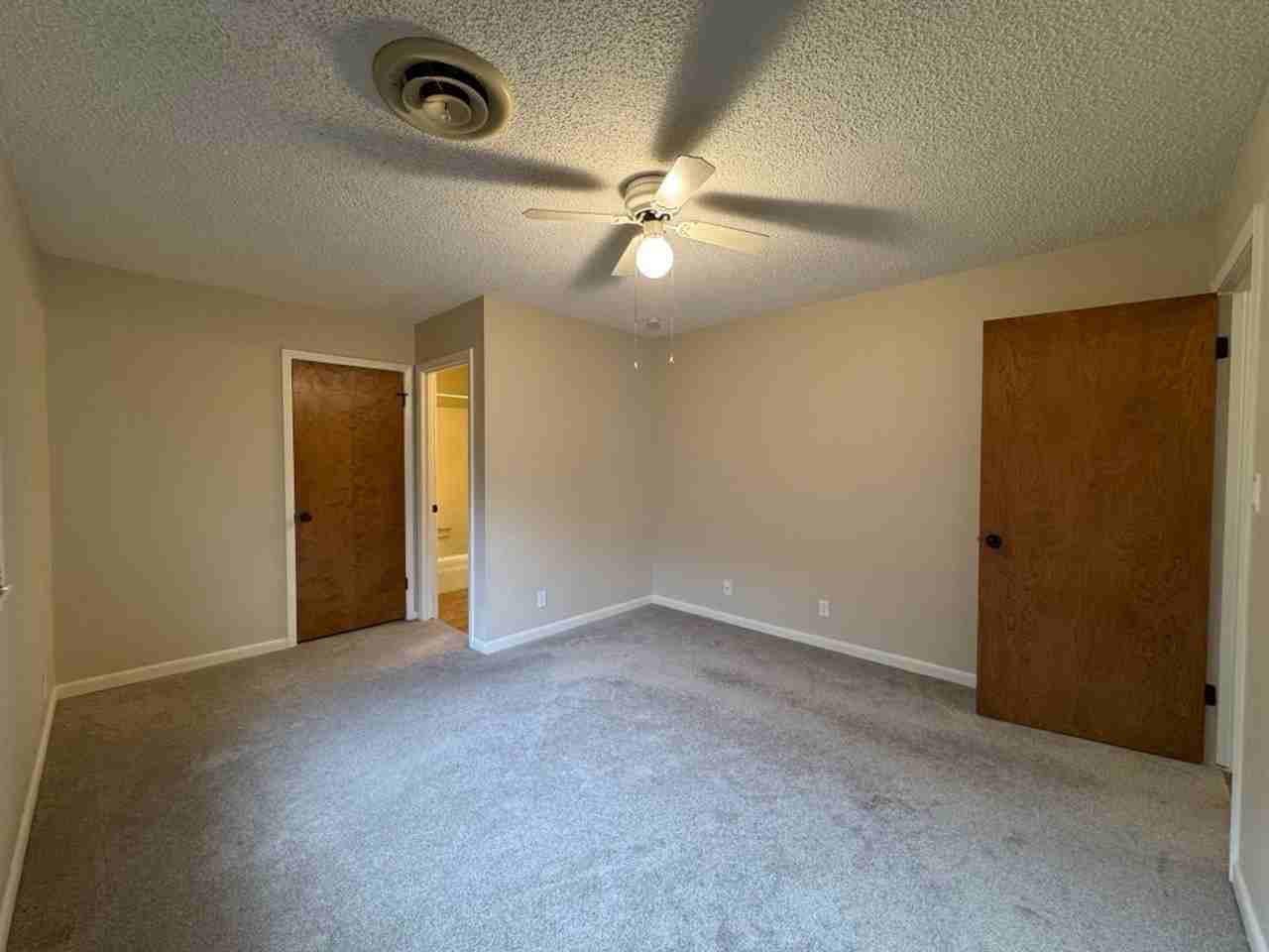 206 Timberlane Dr - Photo 6 of 10