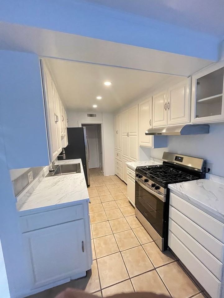 104 Olive Ave - Photo 3 of 19