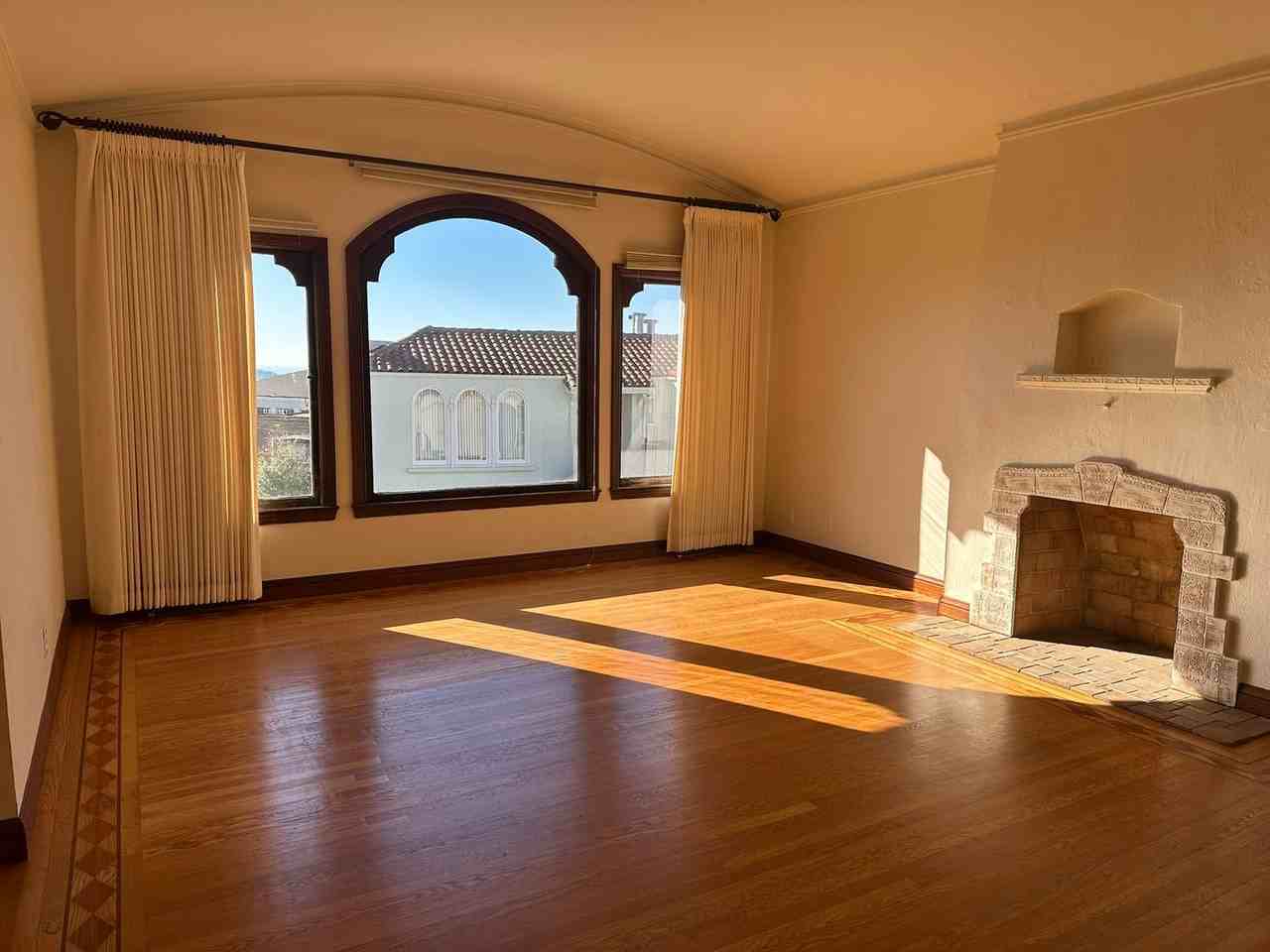 755 Darien Way - Photo 2 of 26