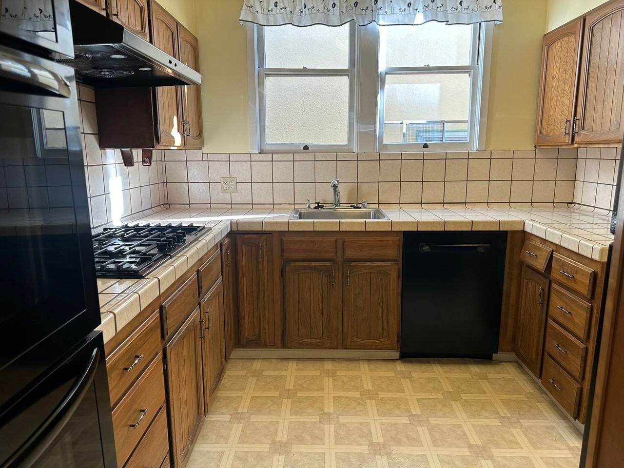 755 Darien Way - Photo 7 of 26