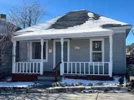 featured image of 527 N Franklin St