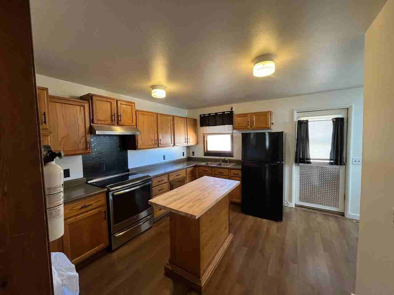 527 N Franklin St - Photo 2 of 17