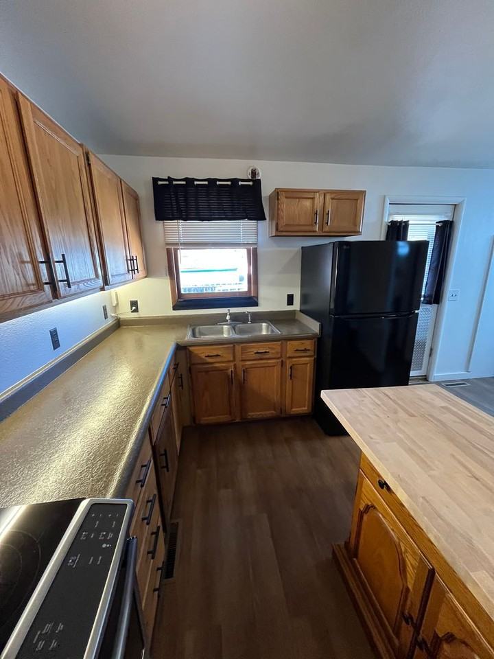 527 N Franklin St - Photo 4 of 17