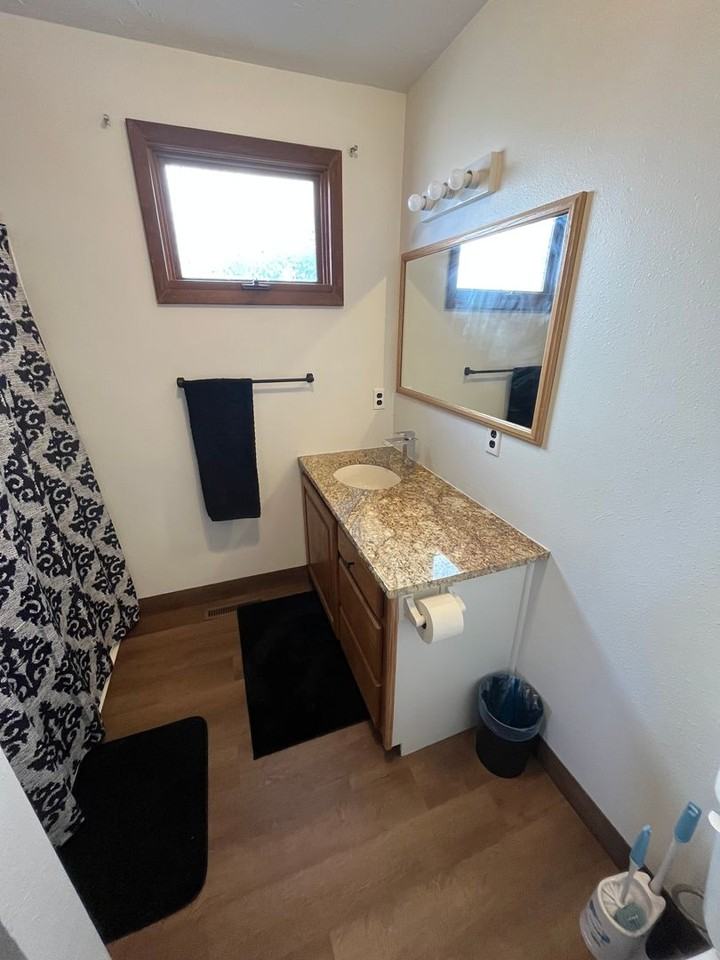 527 N Franklin St - Photo 7 of 17