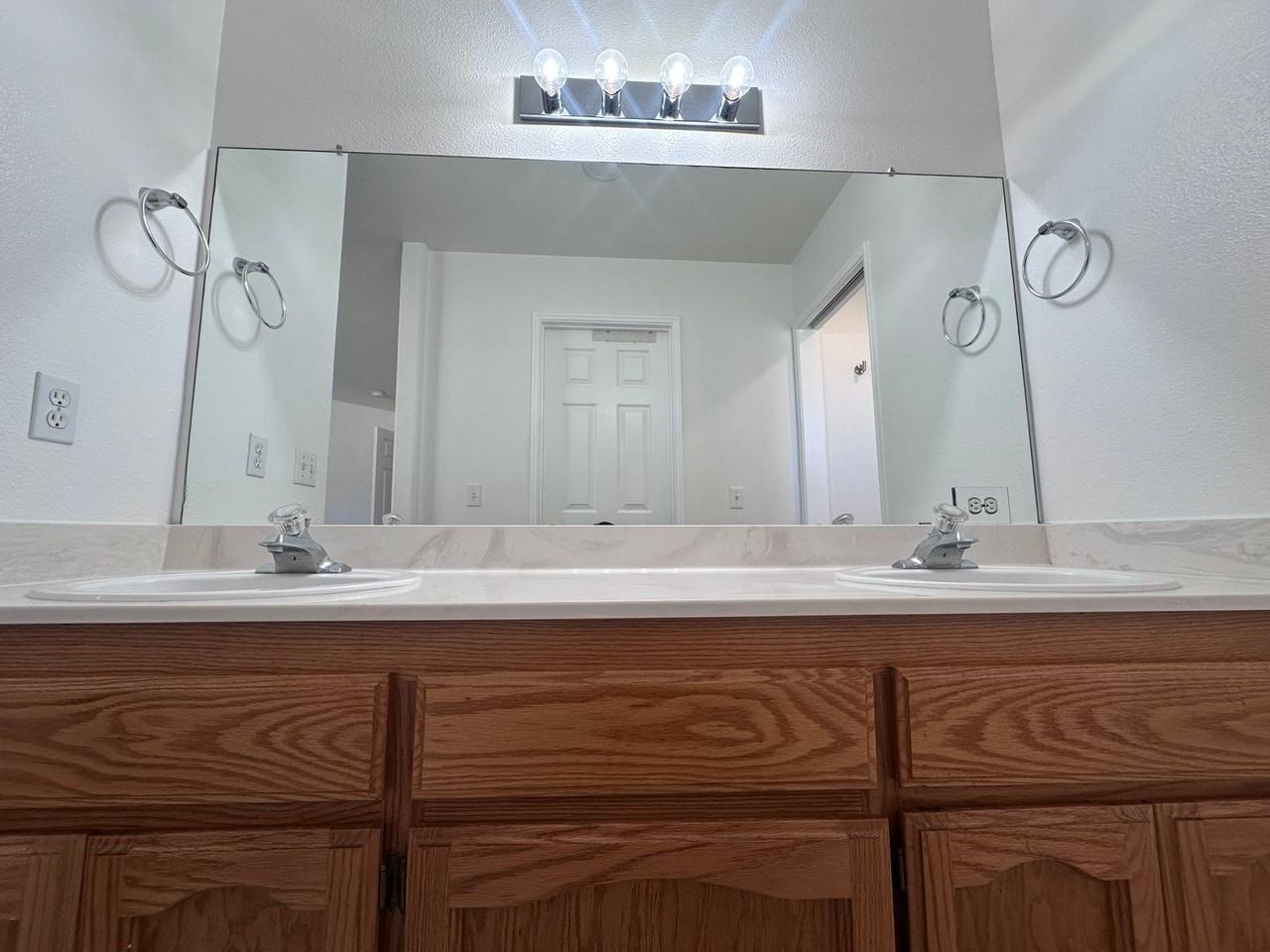 3908 S Dans St - Photo 7 of 21