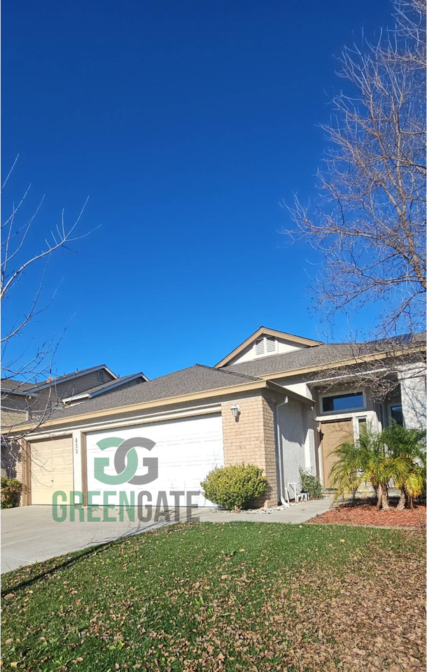 433 Montclair Ln - Photo 3 of 50