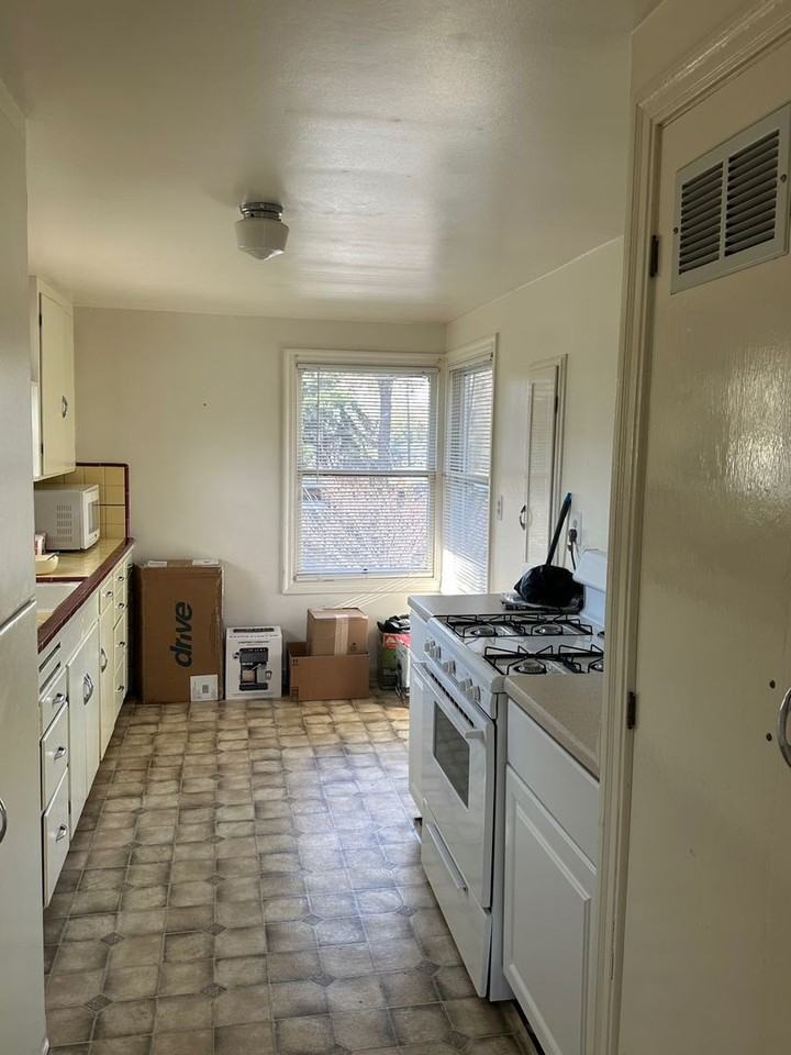 343 W 1st Ave - Photo 7 of 10