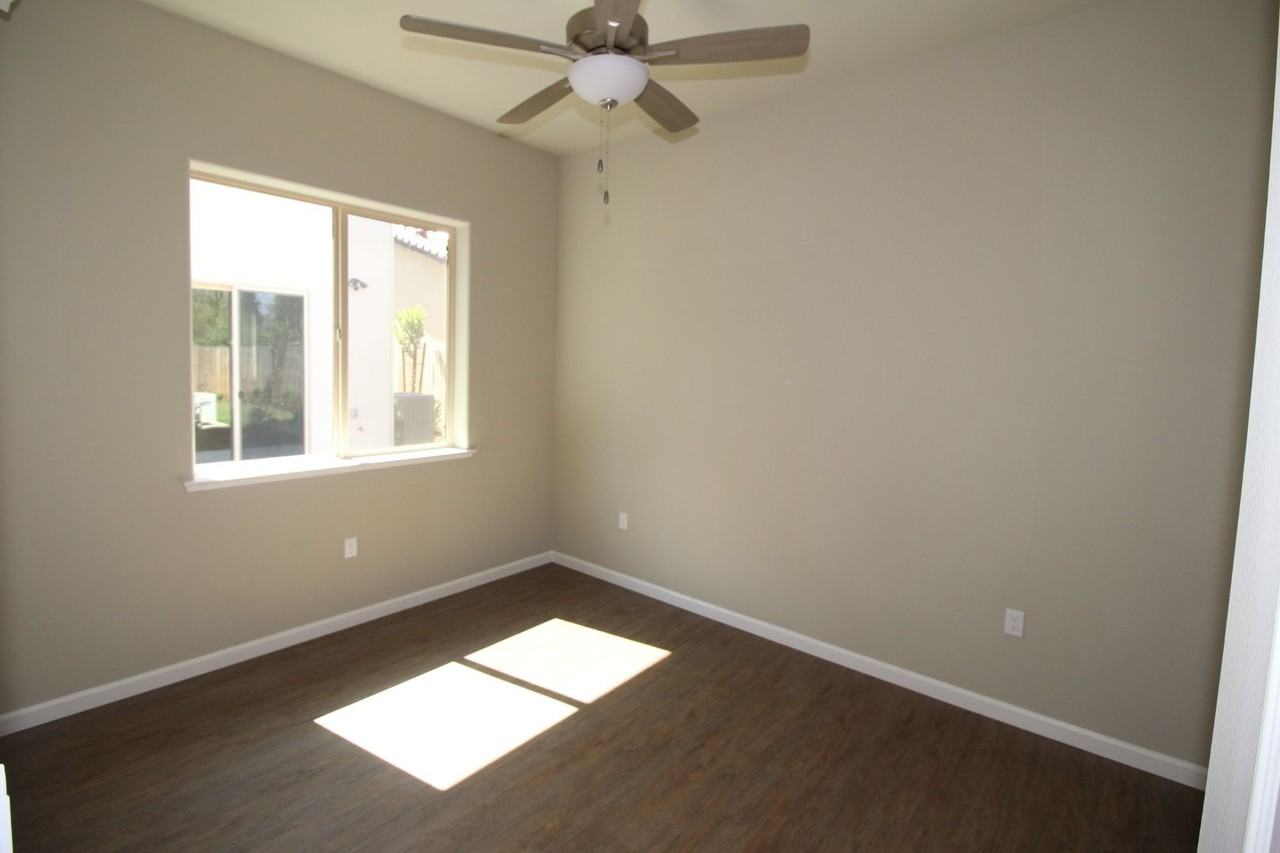 1317 E Portals Ave - Photo 4 of 11