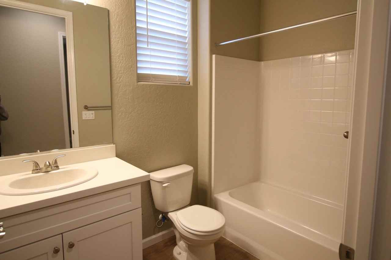 6010 E Sussex Way - Photo 4 of 7
