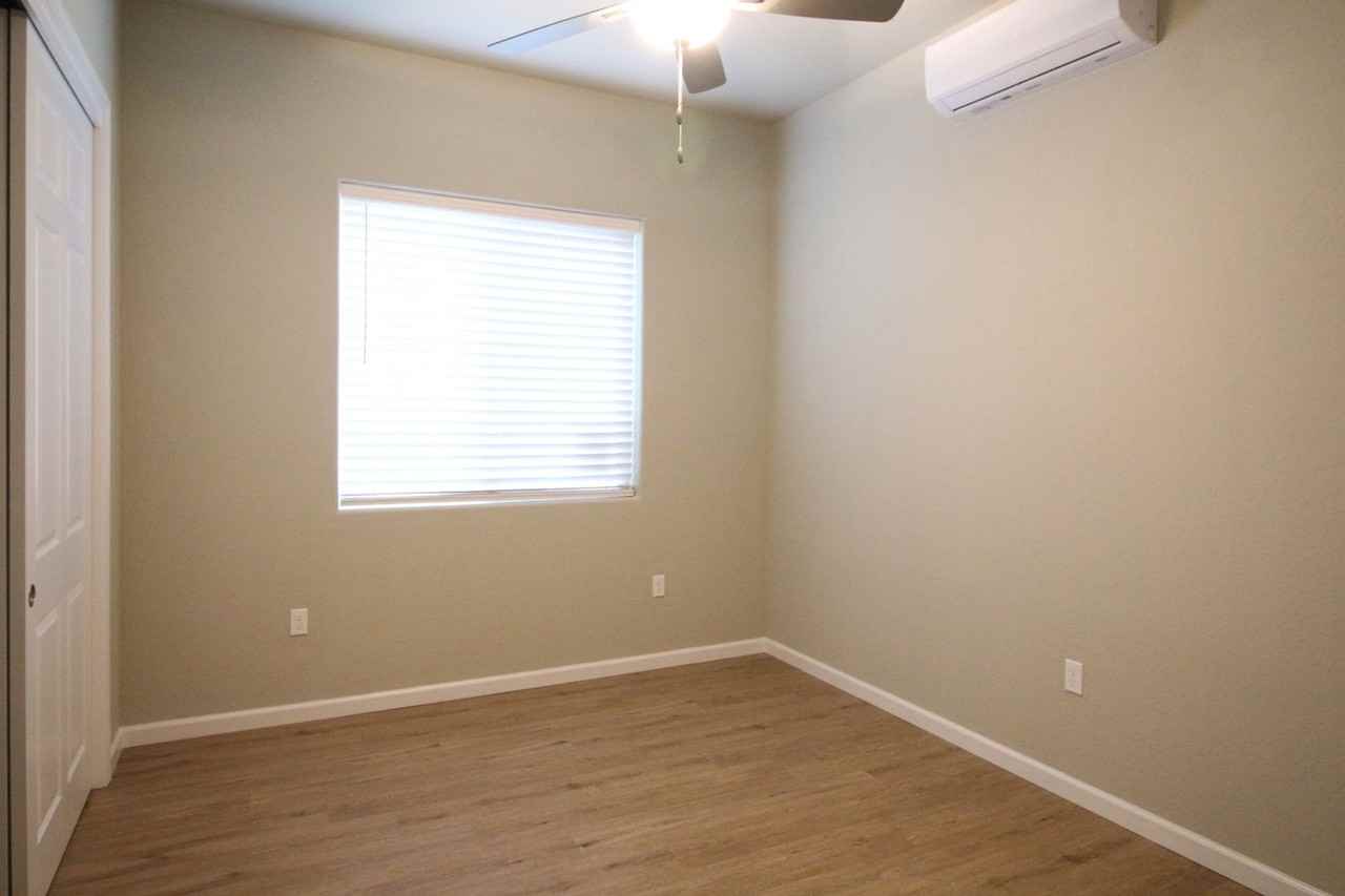 6010 E Sussex Way - Photo 5 of 7