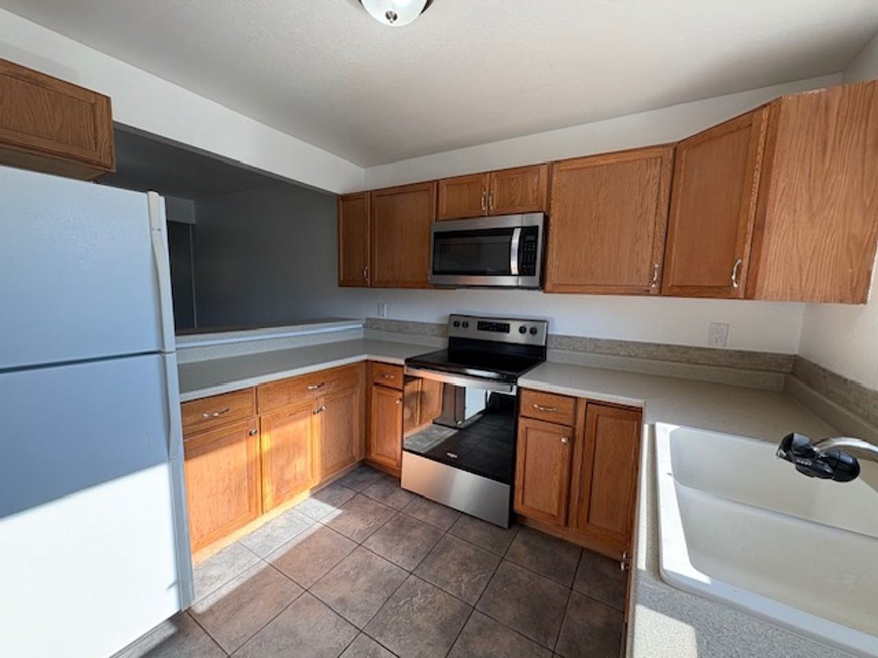 1415 Parkway Dr - Photo 2 of 22