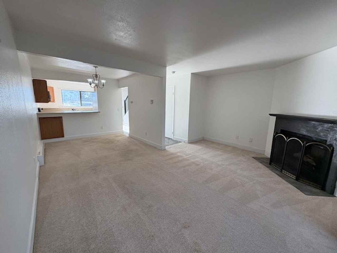 1415 Parkway Dr - Photo 7 of 22