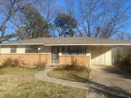 featured image of 2110 Sun Cir