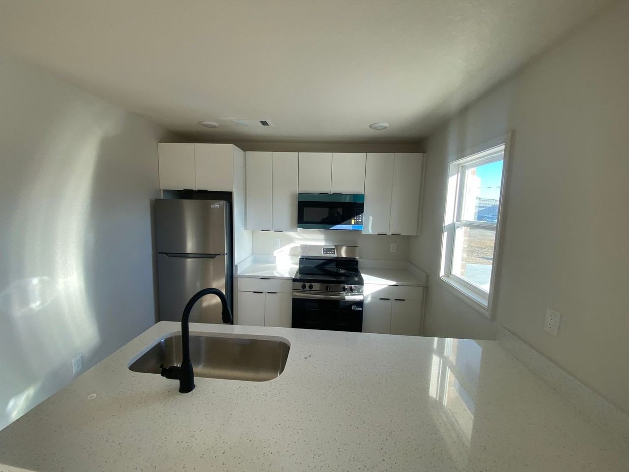 2110 Clark St - Photo 3 of 10