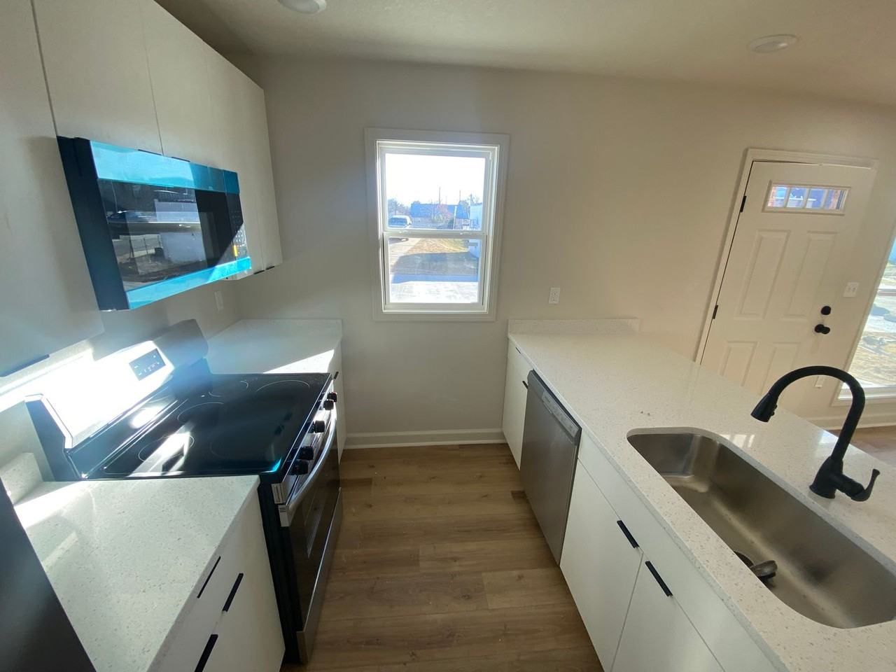 2110 Clark St - Photo 5 of 10