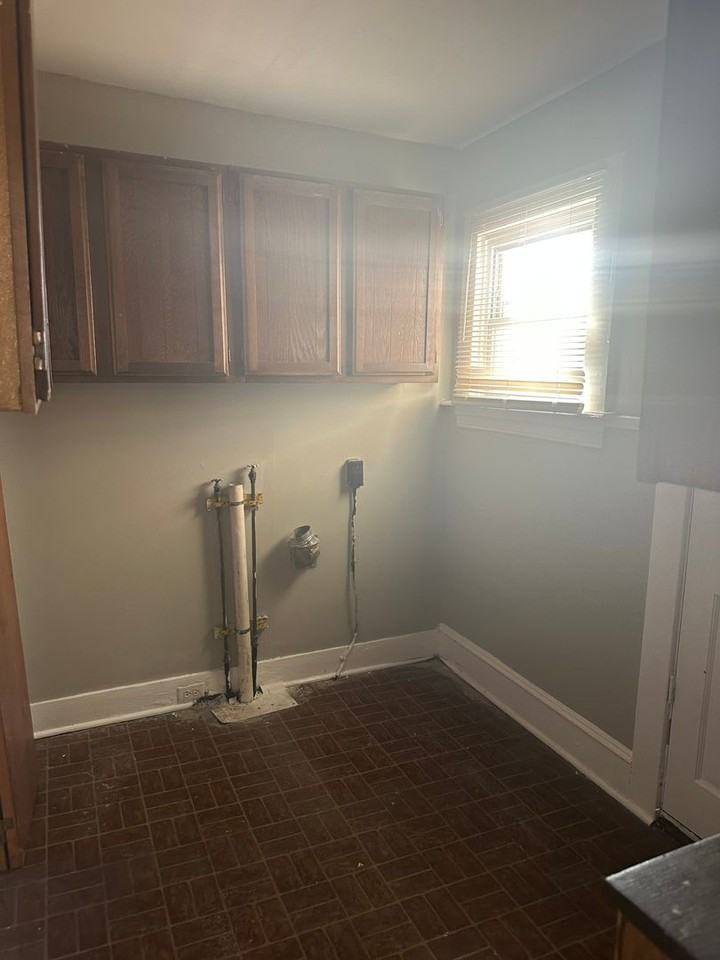 2687 Wilkens Ave - Photo 7 of 12