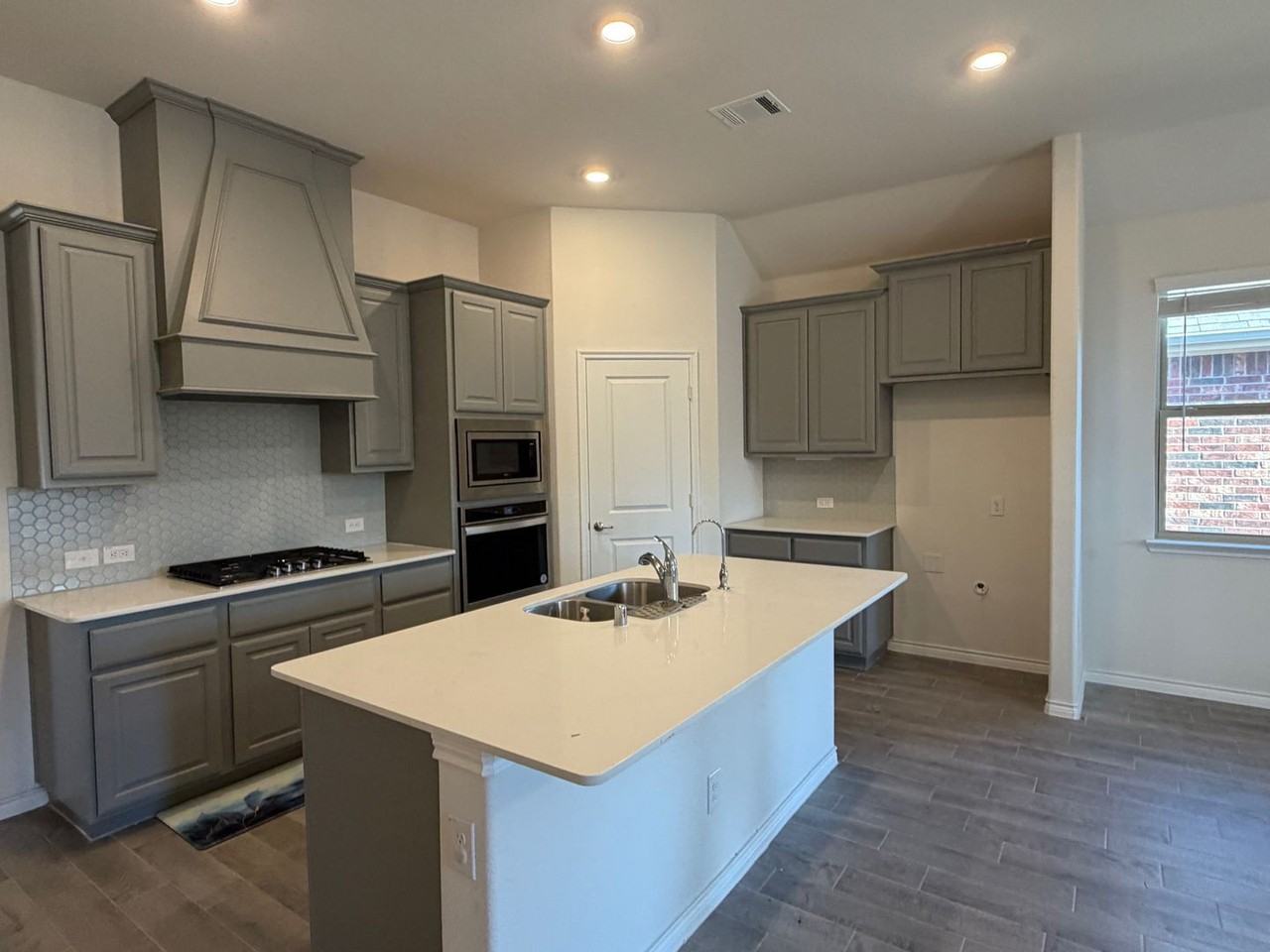 3955 Sidney Ln - Photo 5 of 23