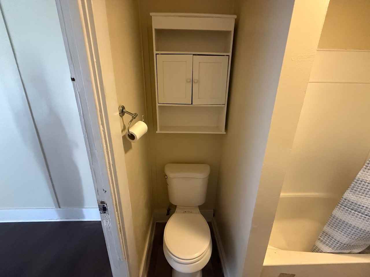 323 E Florida Ave - Photo 6 of 8