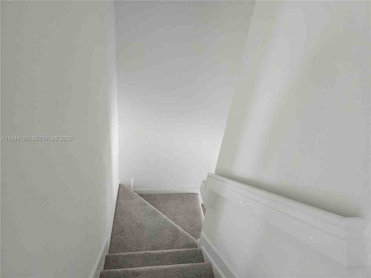 2750 Se 24th Ter - Photo 4 of 7