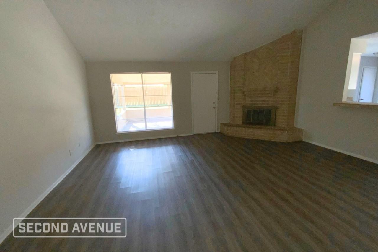 15907 Wingdale Dr - Photo 3 of 17