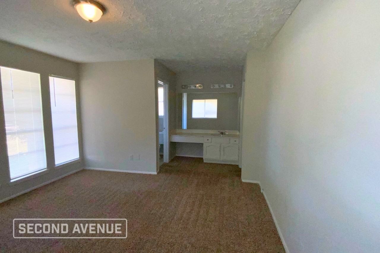 15907 Wingdale Dr - Photo 6 of 17