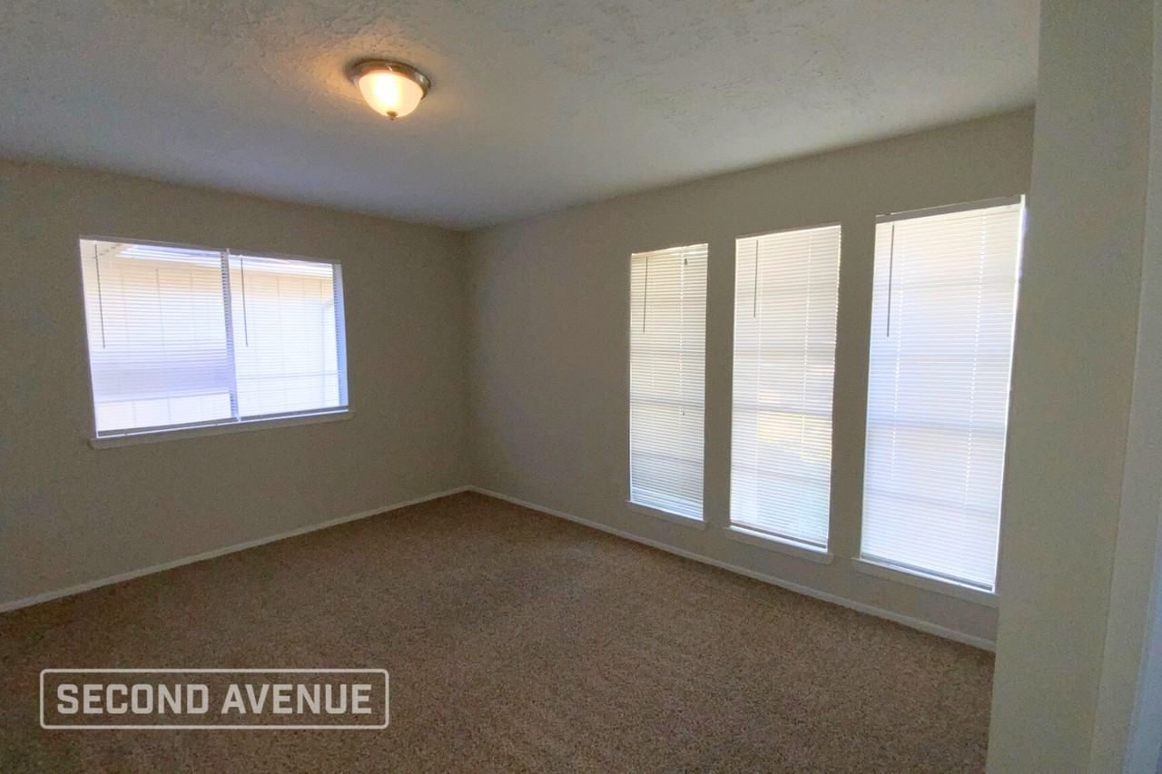 15907 Wingdale Dr - Photo 7 of 17