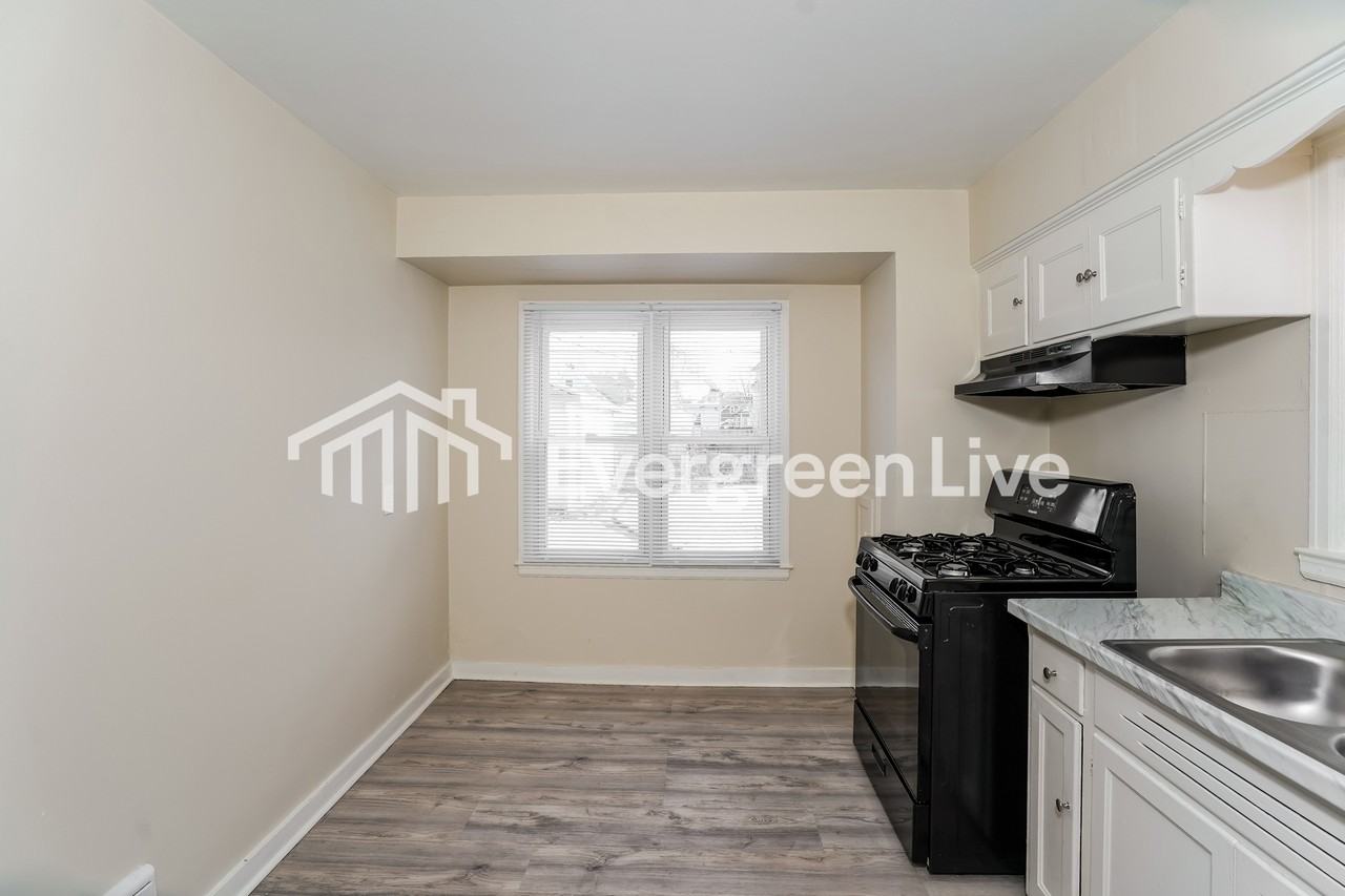 4626 N 42nd St - Photo 4 of 15