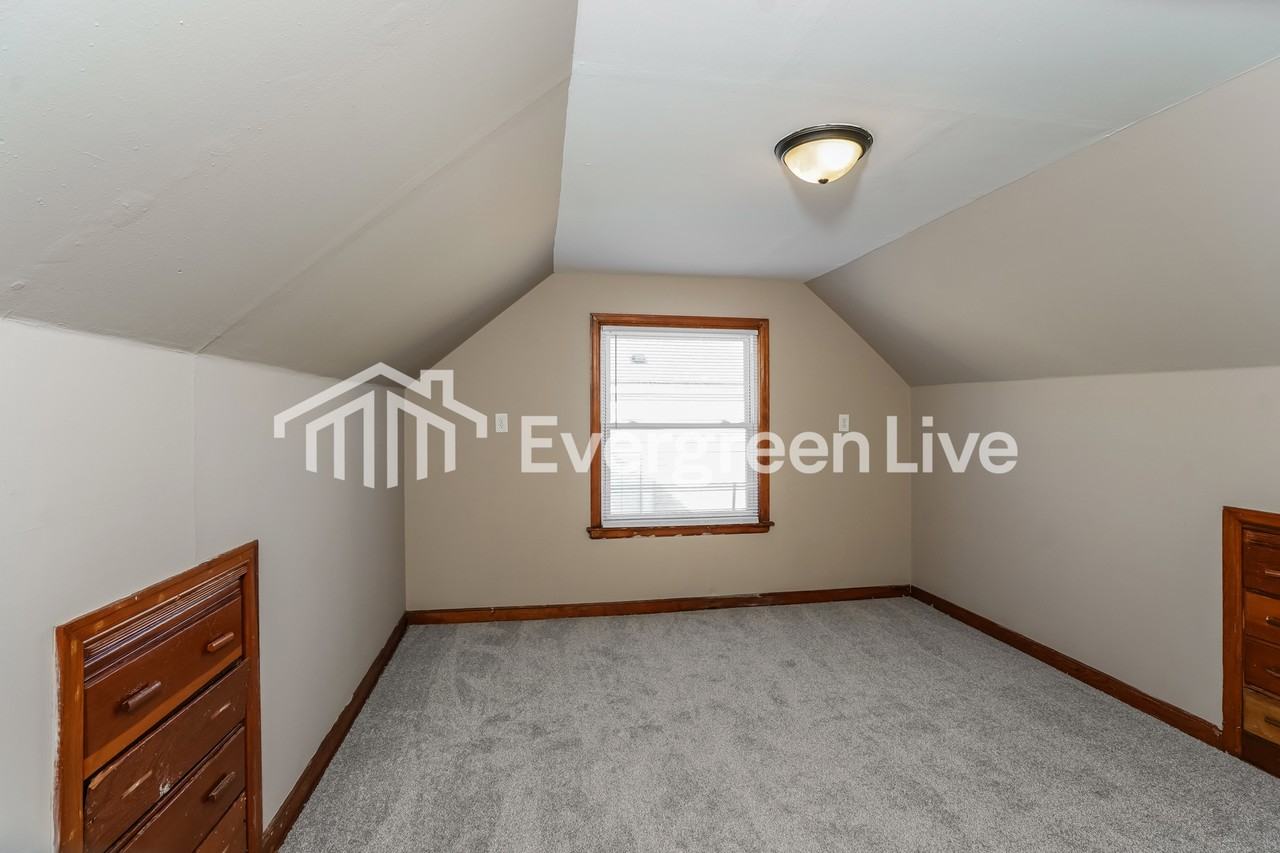 4626 N 42nd St - Photo 7 of 15