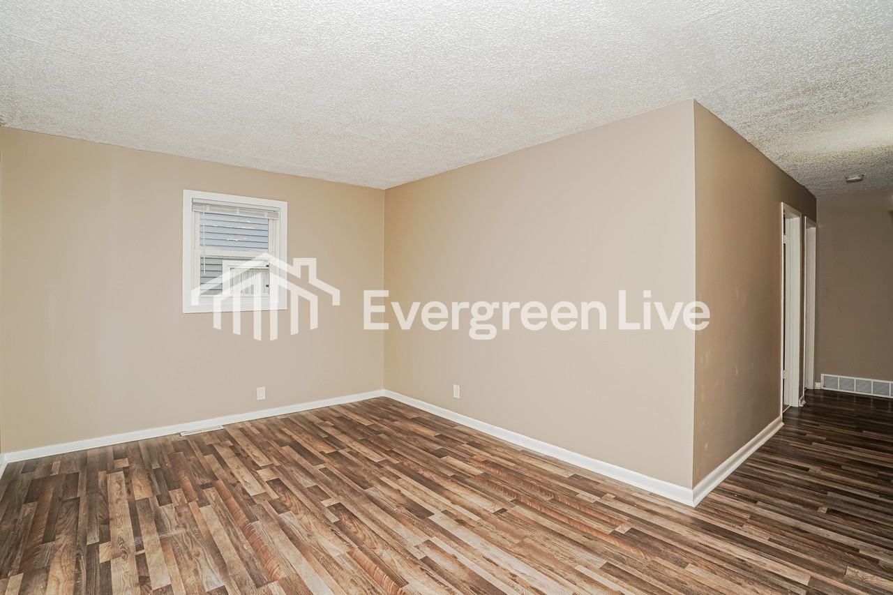 4025 Nebraska Ave - Photo 4 of 16