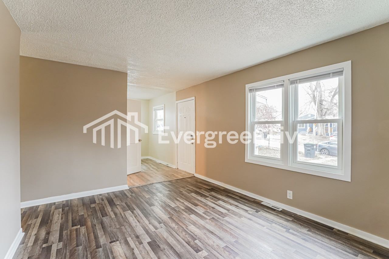 4025 Nebraska Ave - Photo 5 of 16