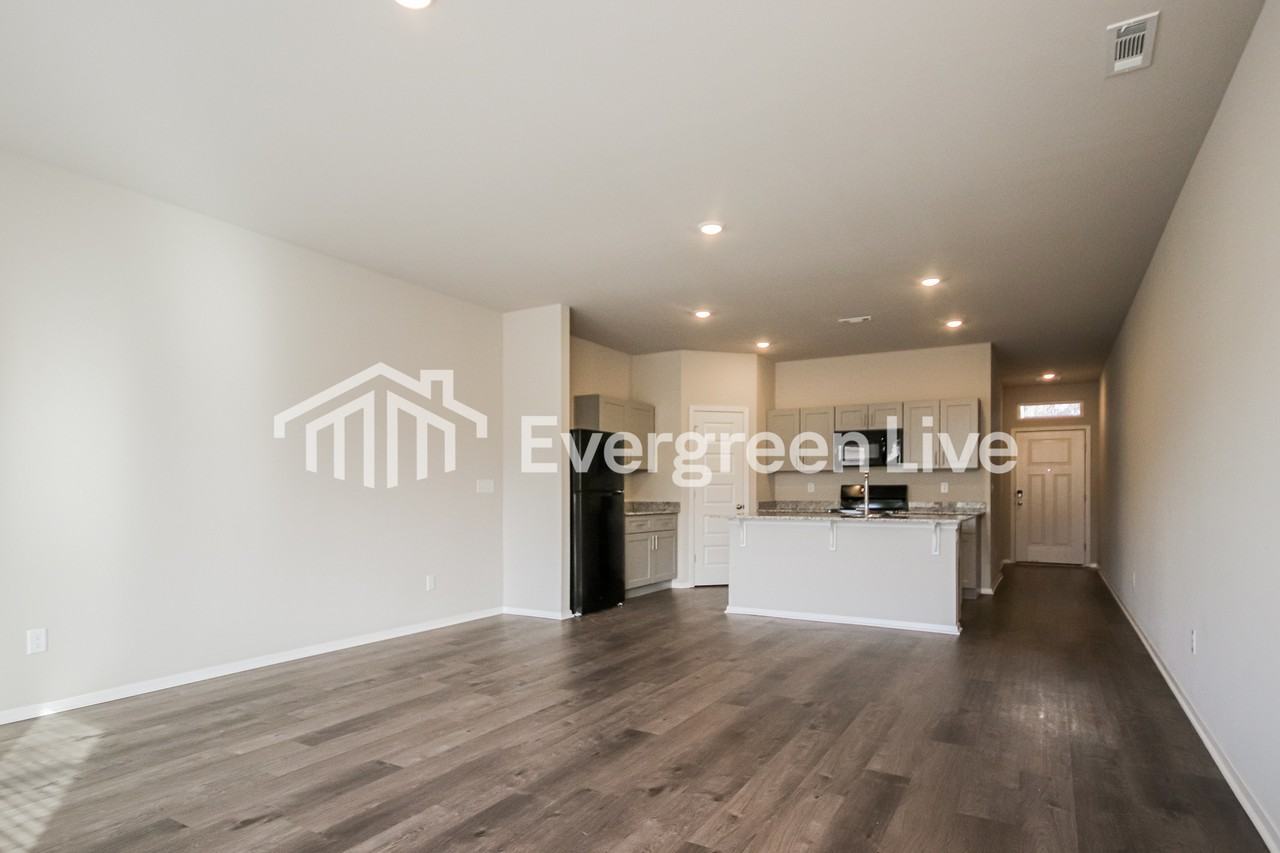 6615 Nw Kathleen St - Photo 4 of 16