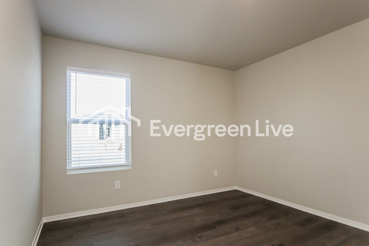 6615 Nw Kathleen St - Photo 7 of 16