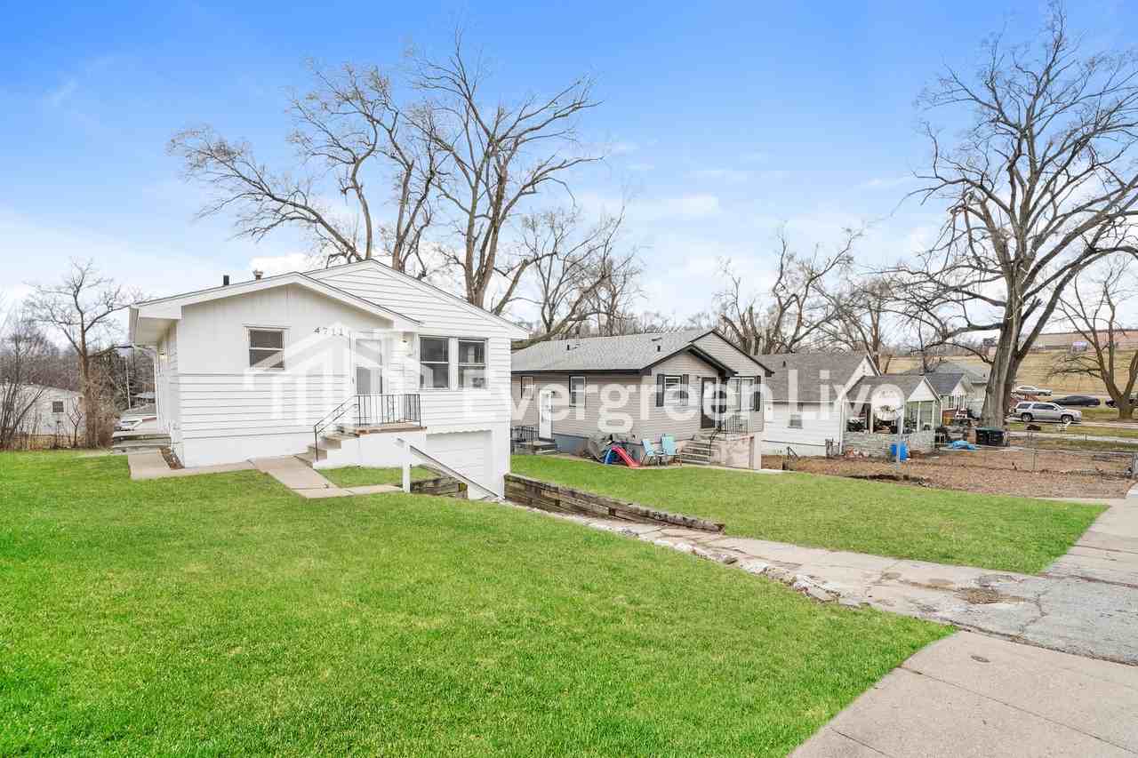 4711 Nebraska Ave - Photo 3 of 15